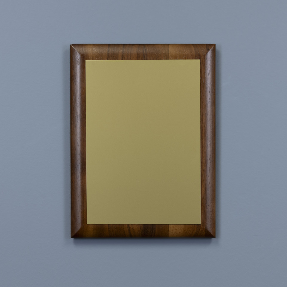 Heritage Walnut Plaque – Gold to Black Plate