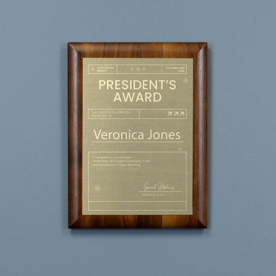 Heritage Walnut Plaque – Gold